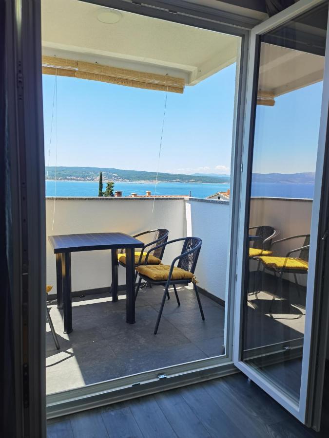 Apartment Pek Crikvenica Exteriör bild