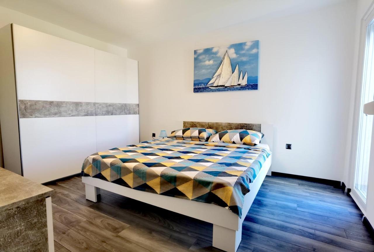 Apartment Pek Crikvenica Exteriör bild