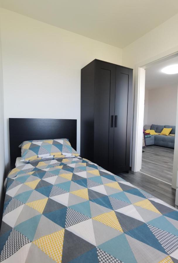 Apartment Pek Crikvenica Exteriör bild