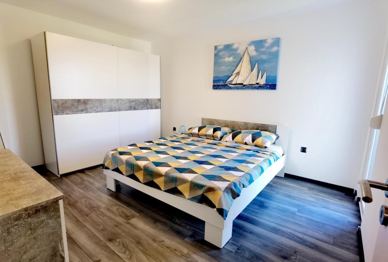 Apartment Pek Crikvenica Exteriör bild