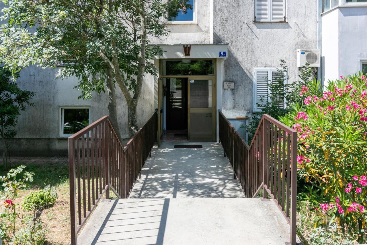 Apartment Pek Crikvenica Exteriör bild